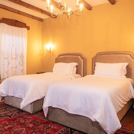 Vila Ebel Hotel Pool & Spa Korce Buitenkant foto