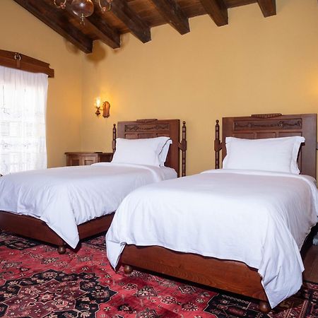 Vila Ebel Hotel Pool & Spa Korce Buitenkant foto